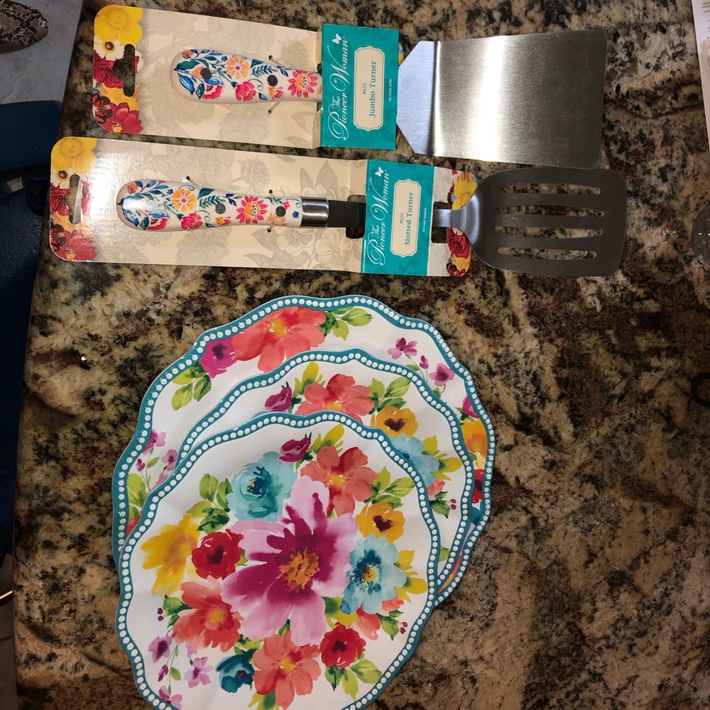 Pioneer woman set